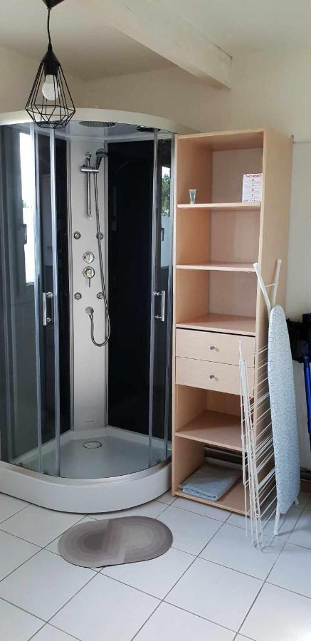Le Barcares Logement Climatise Pour 6 Personnes, Draps Et Serviettes Non Fournis Air-Conditioned Accommodation For 6 People, Sheets And Towels Not Provided Alojamiento Con Aire Acondicionado Para 6 Personas, Sabanas Y Toallas No Incluidas Exteriör bild